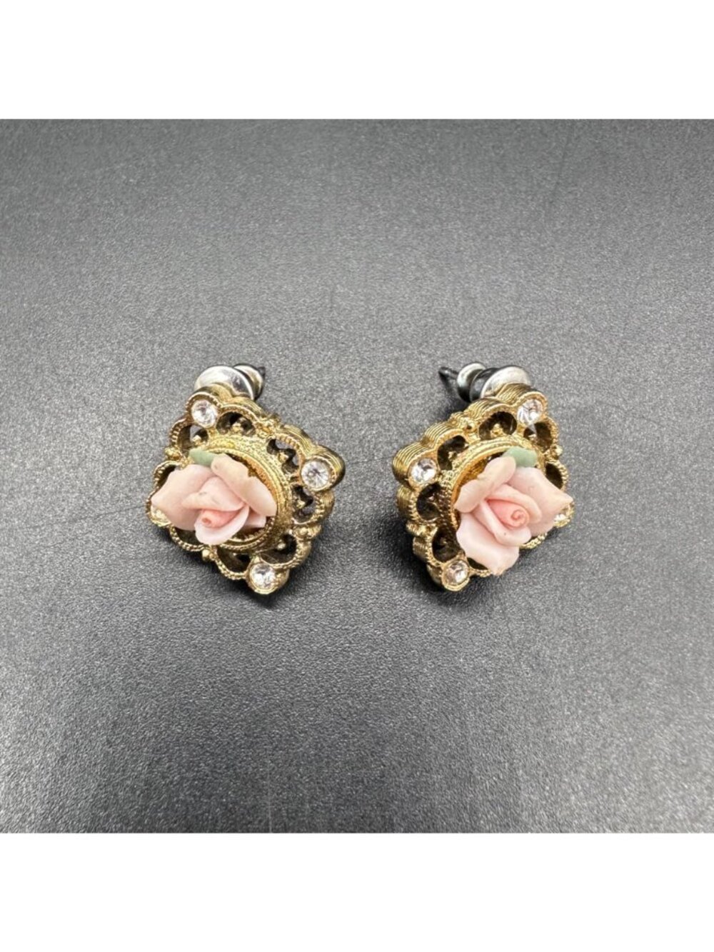Vintage Pink Rose Earrings Rhinestones Flowers Gold Tone Floral Cottage Retro - Picture 2 of 6